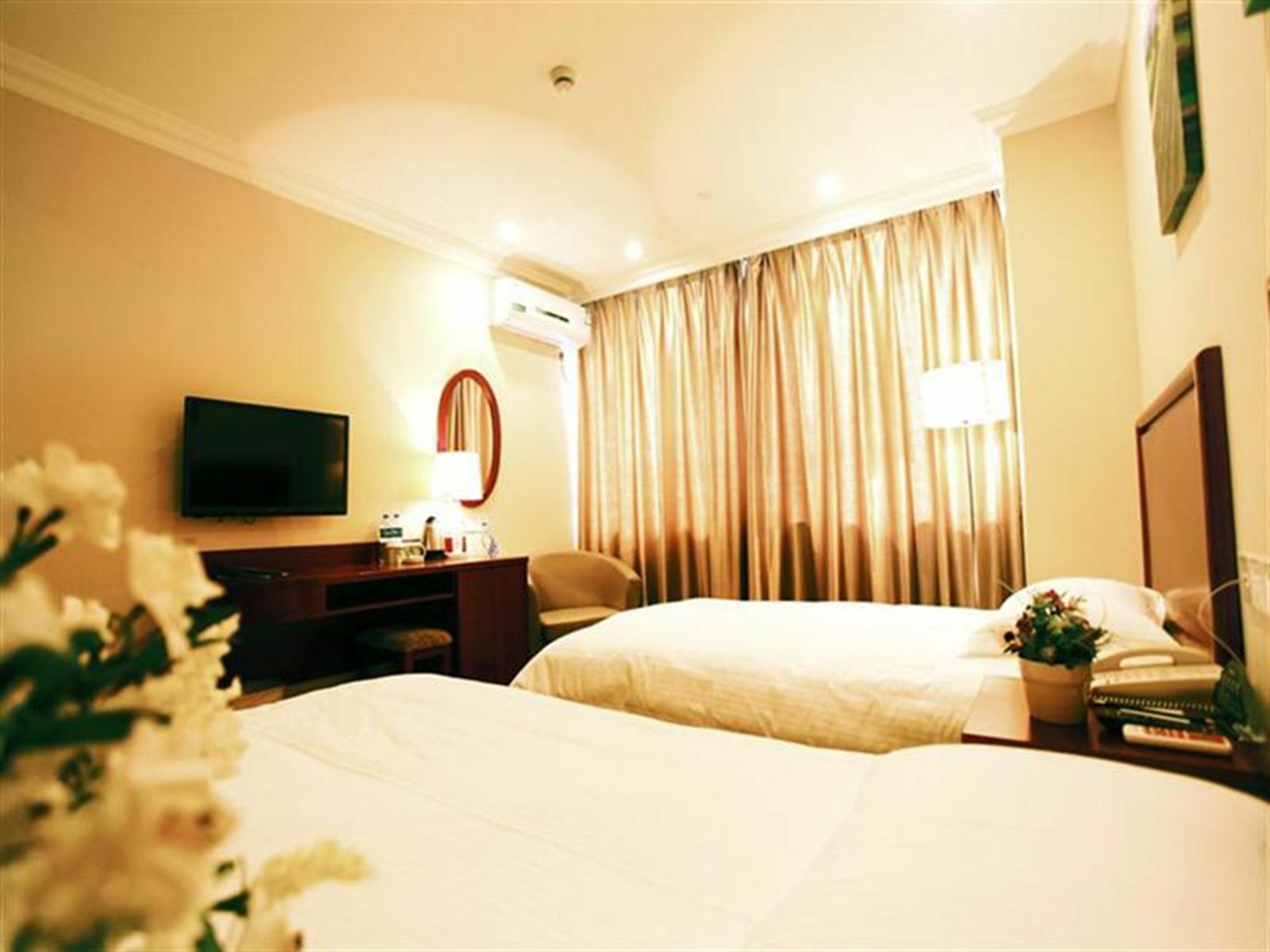 Greentree Inn Anhui Wuhu Zhongshan Road Pedestrian Street Express Hotel Exterior photo